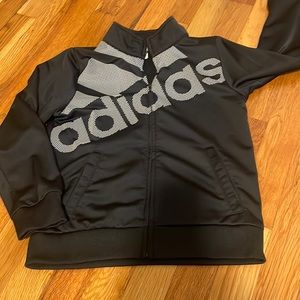 Adidas boys top